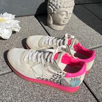 Philippe Model Sneaker Gr. 39 weiß pink neon Sonderedition Nordrhein-Westfalen - Korschenbroich Vorschau