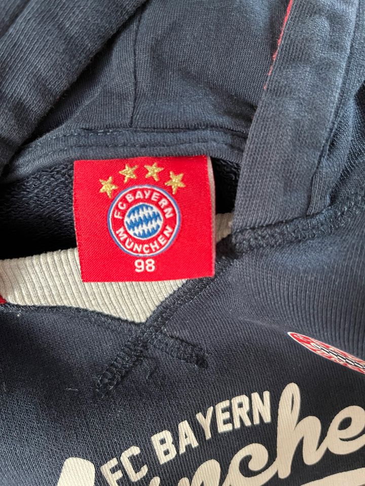Pullover Gr. 98 FC Bayern in Bernau