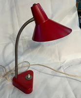 Alte Hala Schirmlampe Kaiserlampe Tischlampe in Rot 50er 60er Niedersachsen - Hildesheim Vorschau