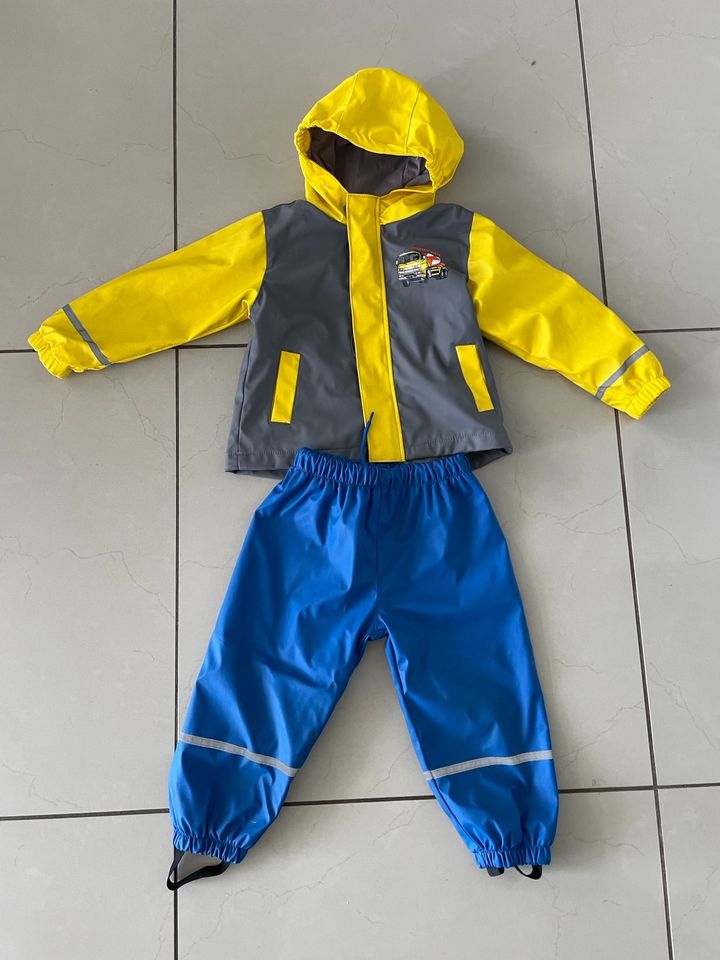 Regensachen Regenjacke Matschhose Set 92 98 Zwillinge in Thüringen - Jena |  Babykleidung Größe 92 kaufen | eBay Kleinanzeigen ist jetzt Kleinanzeigen