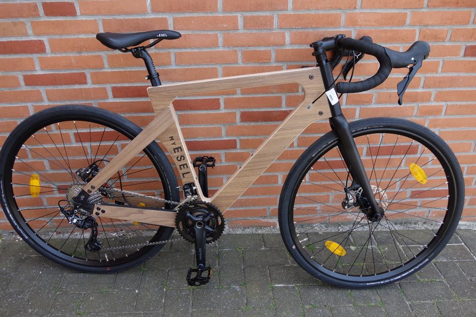 My Esel " Gravel Bike" 2X11 Shimano !!! Holzrahmen !!! in Nordhorn