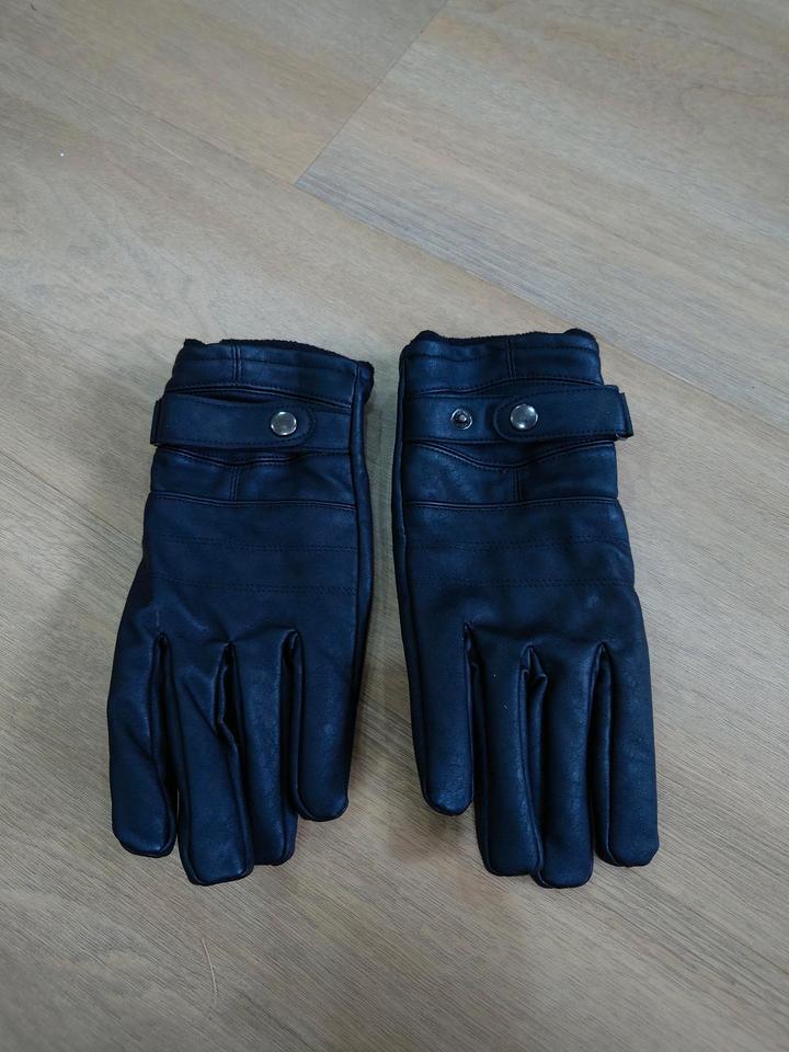 Motorradzubehör Handschuhe, Nierengürtel, Halstuch Leder in Mühldorf a.Inn