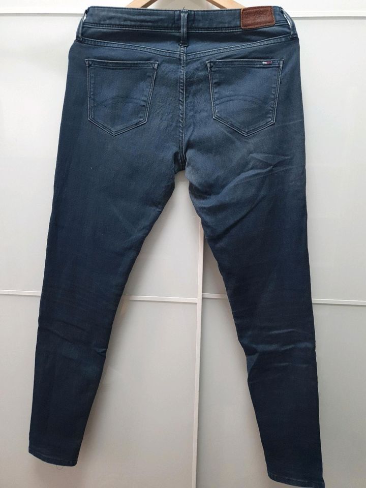 Tommy Hilfiger Jeans Gr W 28 L 32 in Berlin