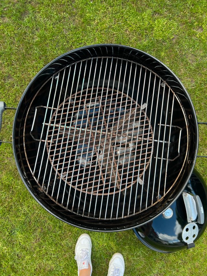 Weber Kohlegrill  Premium 57cm  Durchmesser  Top in Meppen