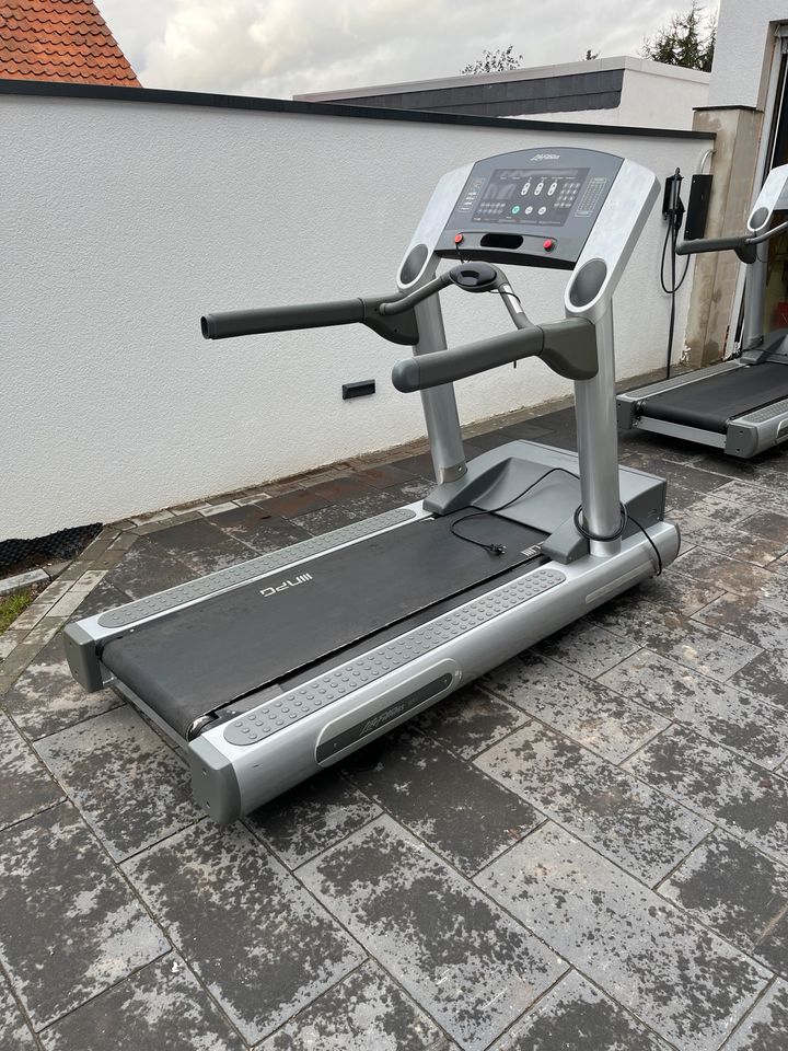 LifeFitness 95 Ti Life Fitness 95Ti Silverline Laufband in Laatzen