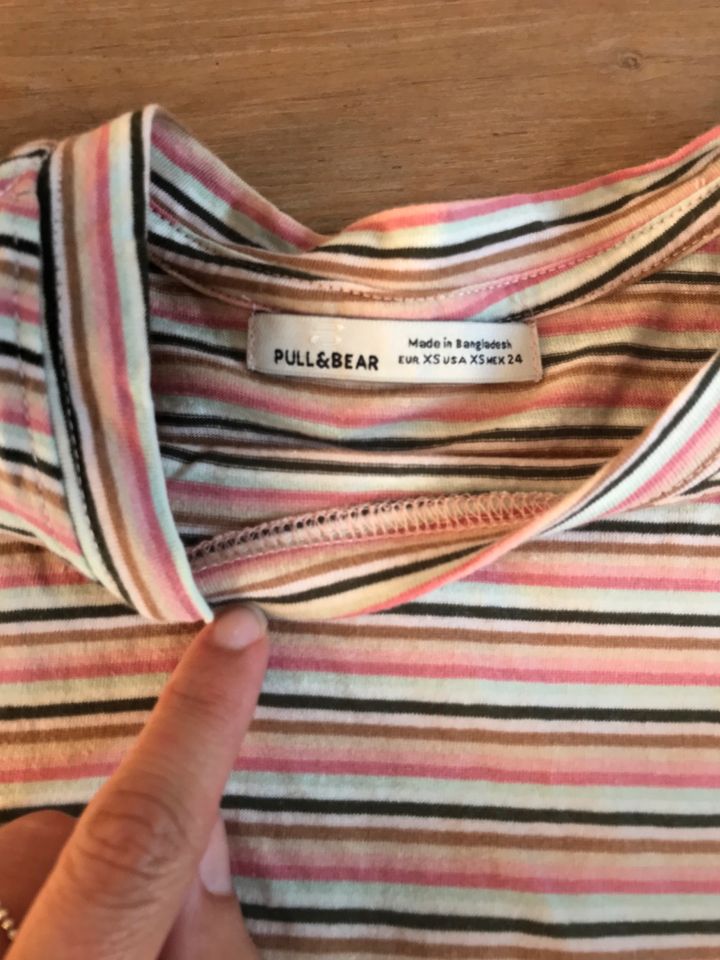 Damen T-Shirt Pull&Bear XS bunt gestreift TOP NEU in Landshut