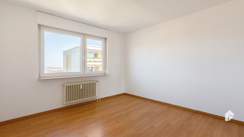 Großzügige 4-Zimmer-Wohnung mit sonniger Loggia in familienfreundlicher Lage zu verkaufen in Bad Soden am Taunus