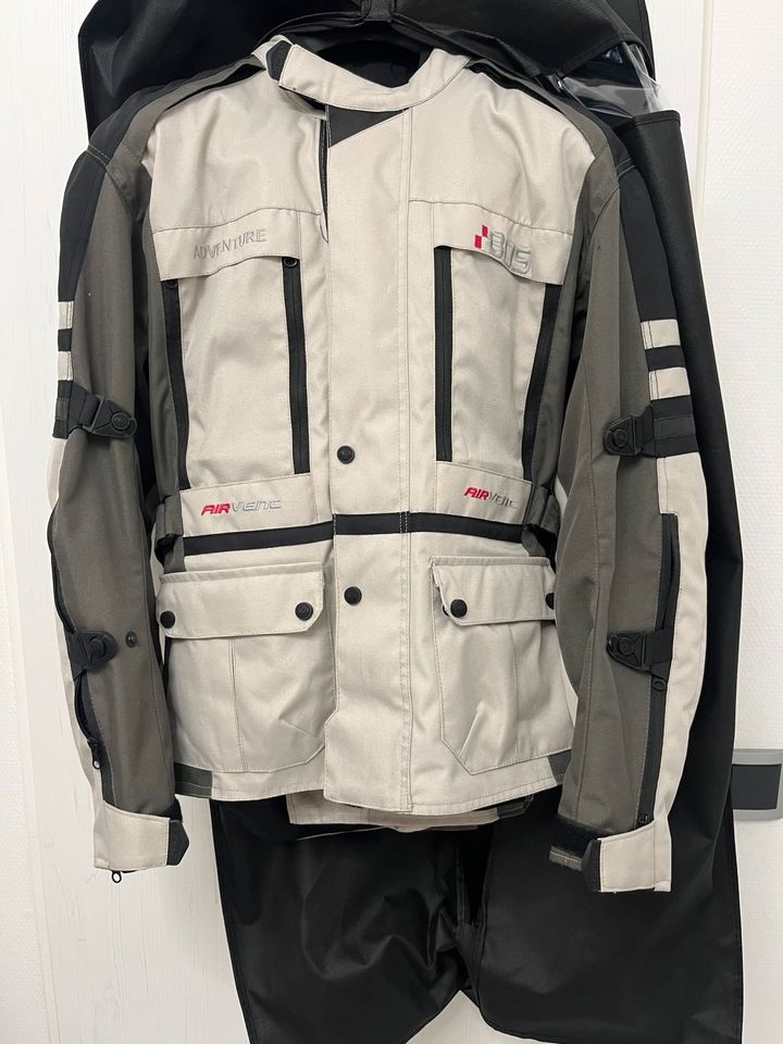 Motorrad Anzug Jacke und Hose in Köln