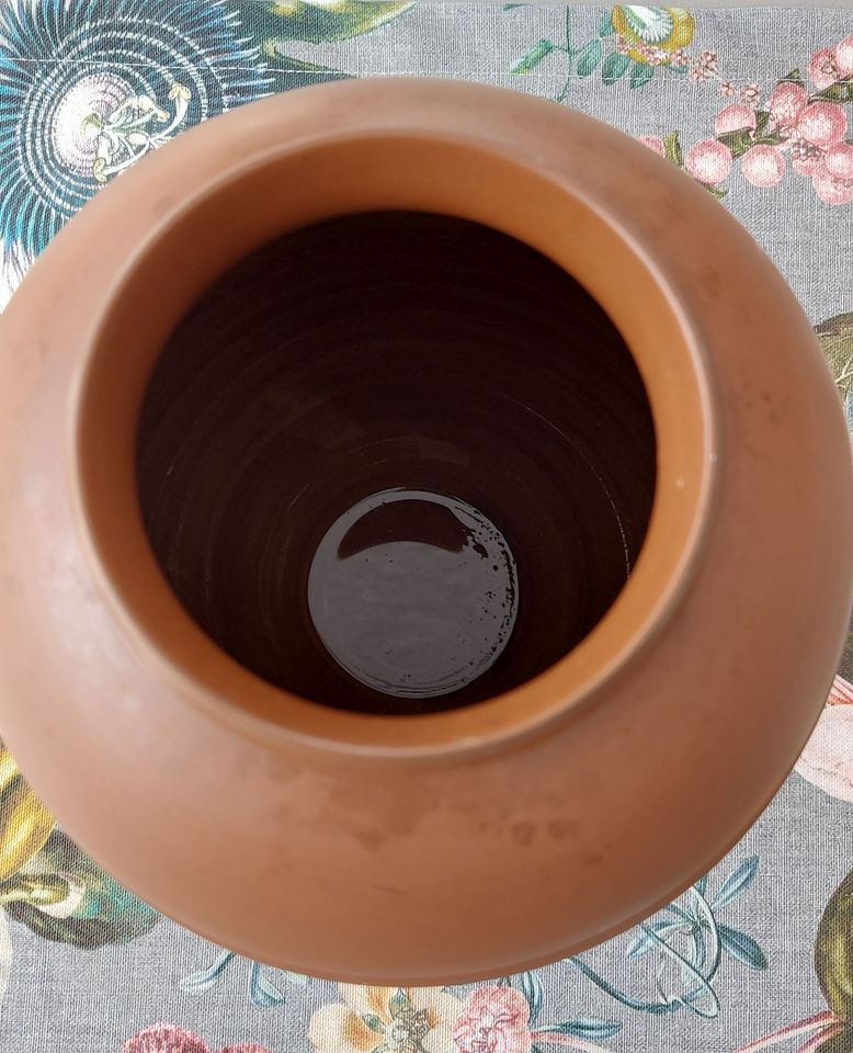 Keramik Vase mit Rillendekor – 60er Jahre in Rotenburg (Wümme)