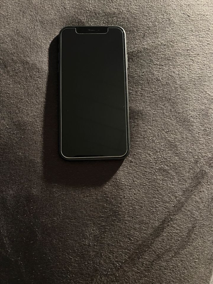 iPhone 11 schwarz top Zustand in Eitelborn