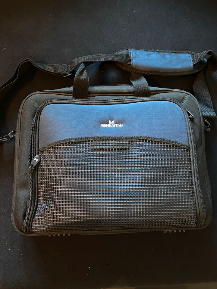 Manhattan Laptop Tasche wie neu in schwarz in Korbach