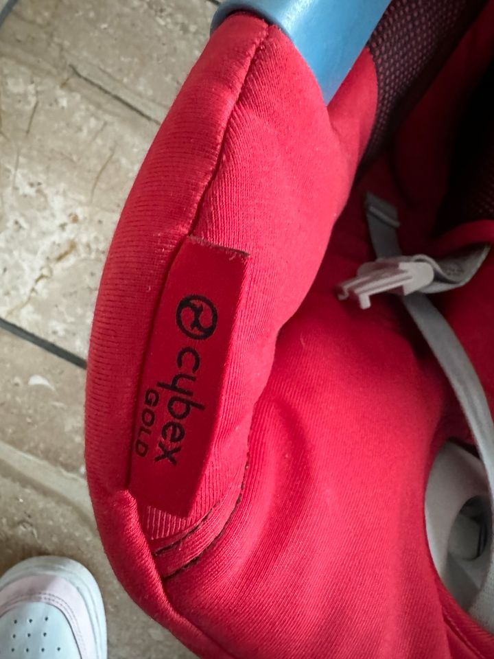 Cybex Ferrari Babyschale in Königswinter