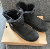 UGG Boots Gr. 40 schwarz Bailey Button München - Bogenhausen Vorschau