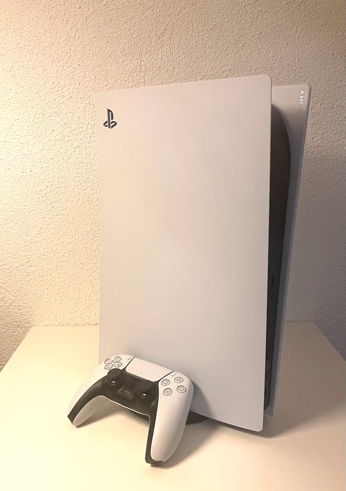 Playstation 5 - PS5 mit optischem Laufwerk inkl. Controller in Treuchtlingen