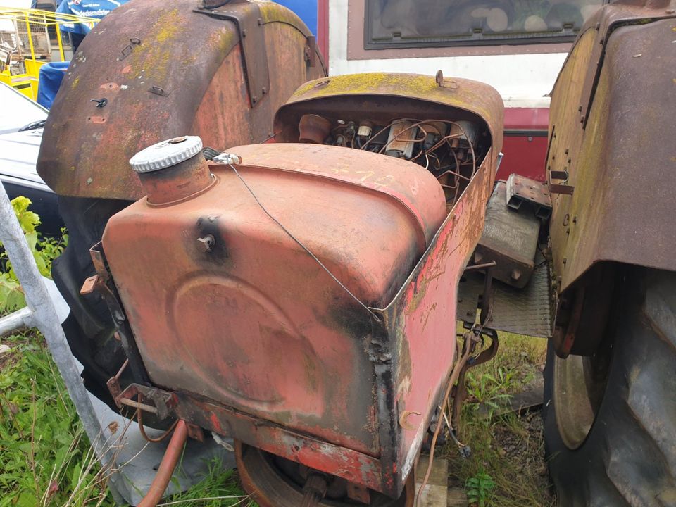 Hanomag in Teilen R16 R12 R324 R335 R217 300 Oldtimer Traktor in Gondershausen