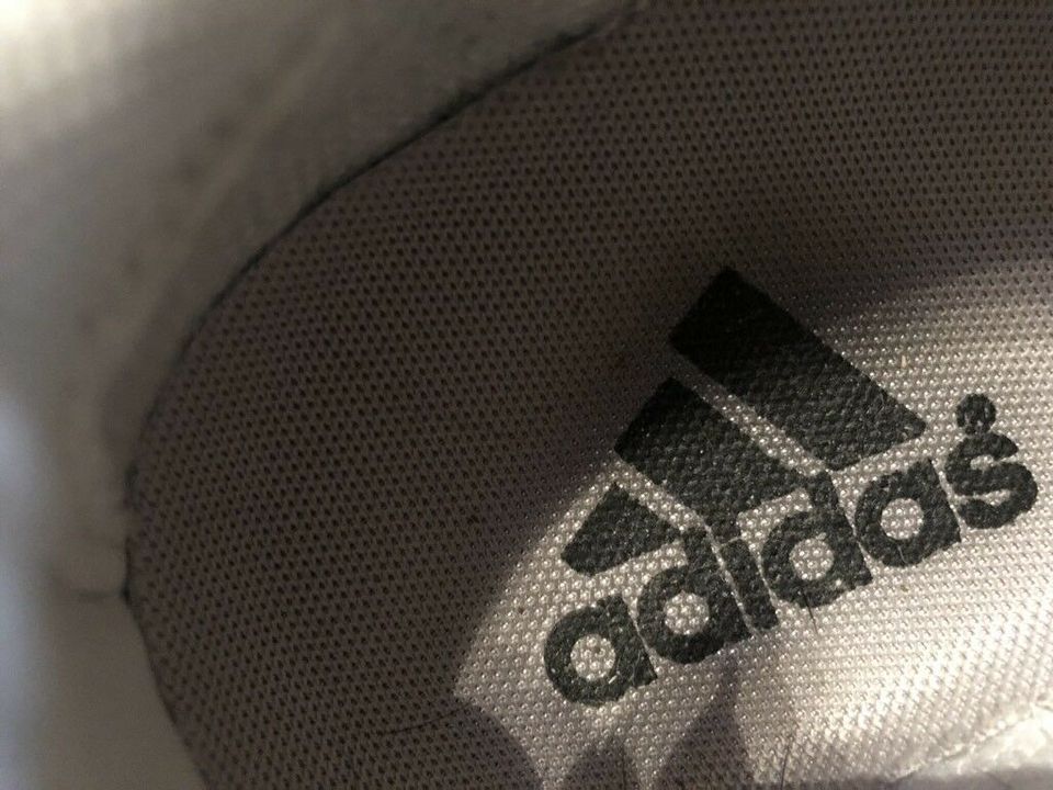 Neue Adidas Schuhe Größe 36/2/3 in Arnstadt