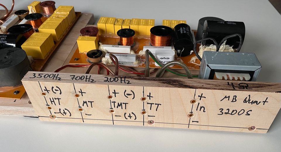 MB Quart 3200 S 4-Wege Frequenzweiche revidiert in Wiesmoor