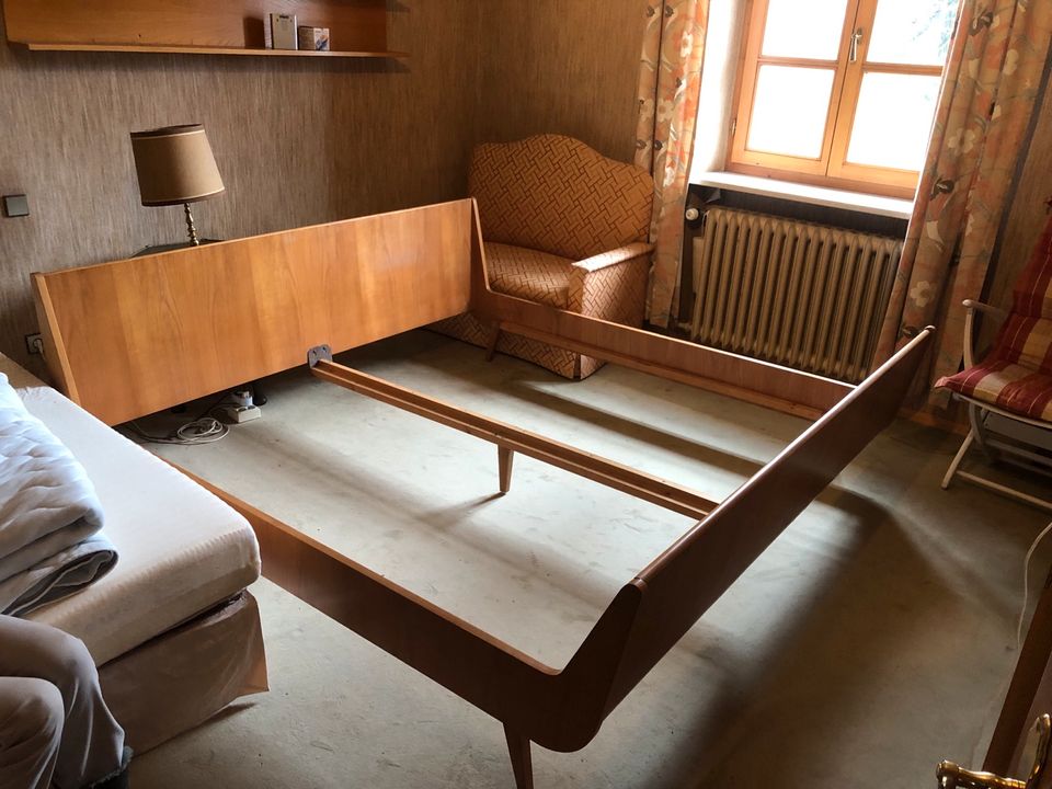 Holzbett mit stecksystem, sehr leicht und praktisch in Rosenheim