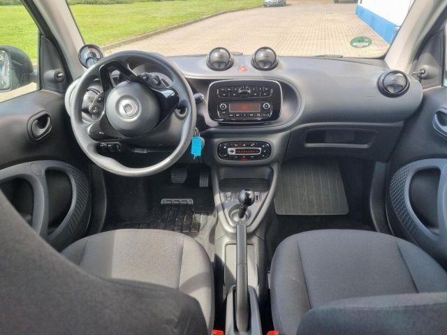 Smart FORTWO coupe electric drive EQ in Ronneburg