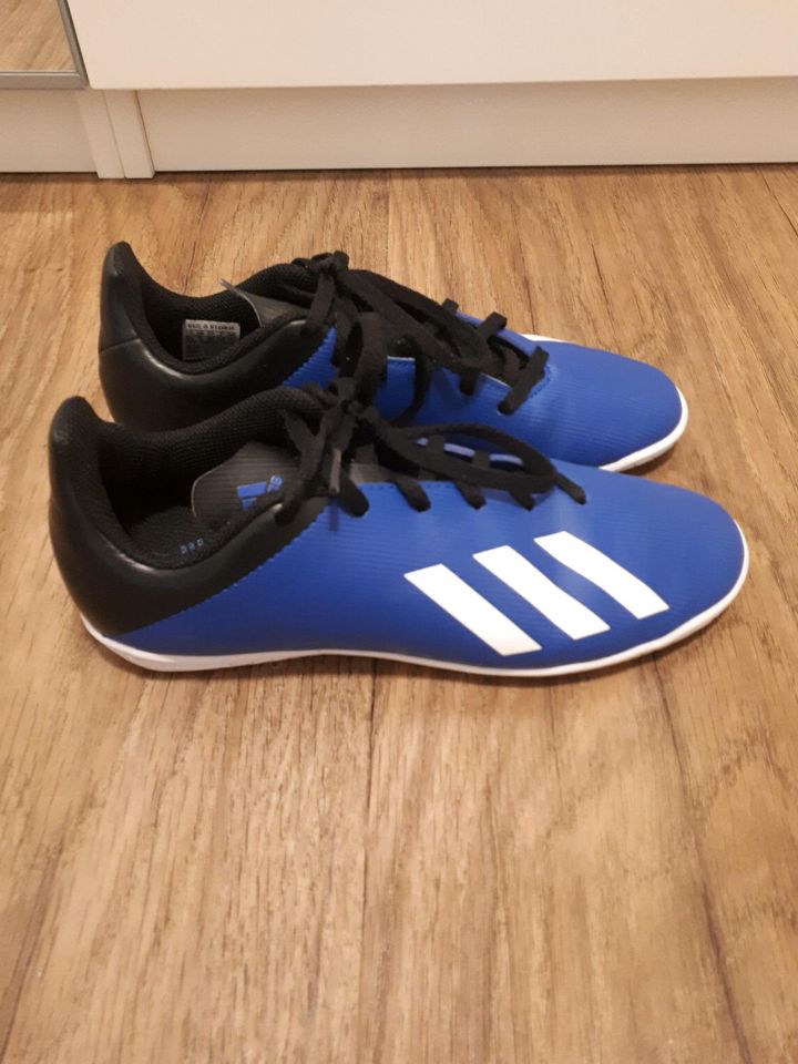 ADIDAS Hallenschuhe - Fußballschuhe in Größe 38 in Burghausen