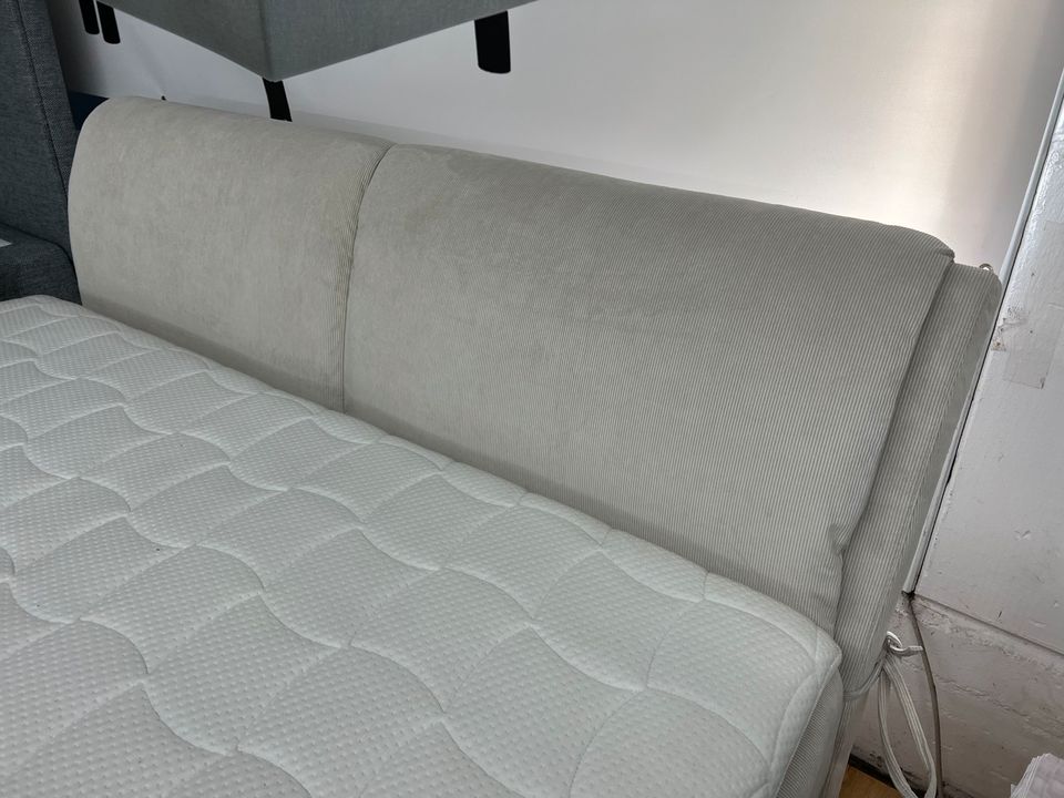 Luxus Bellus Boxspringbett. reduziert direkt aus der Ausstellung in Hagen