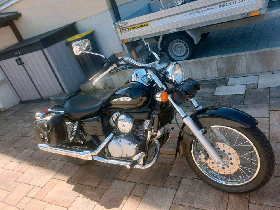 Honda shadow 125ccm Chopper cruiser in Fürstenfeldbruck