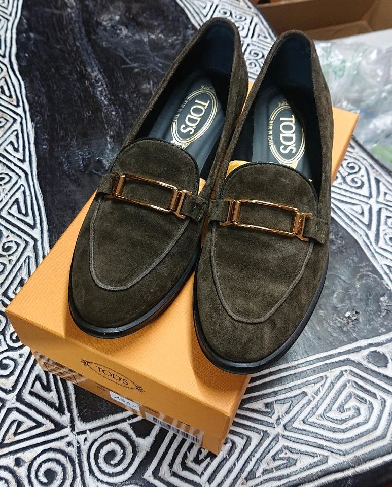 TOD'S Loafer Mokassins Slipper Schuhe Wildleder dunkelgrün 38 NEU in Kleinblittersdorf