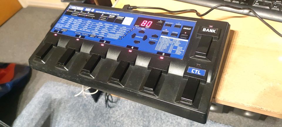 BOSS ME-8 GUITAR MULTIPLE EFFECTS in Essen