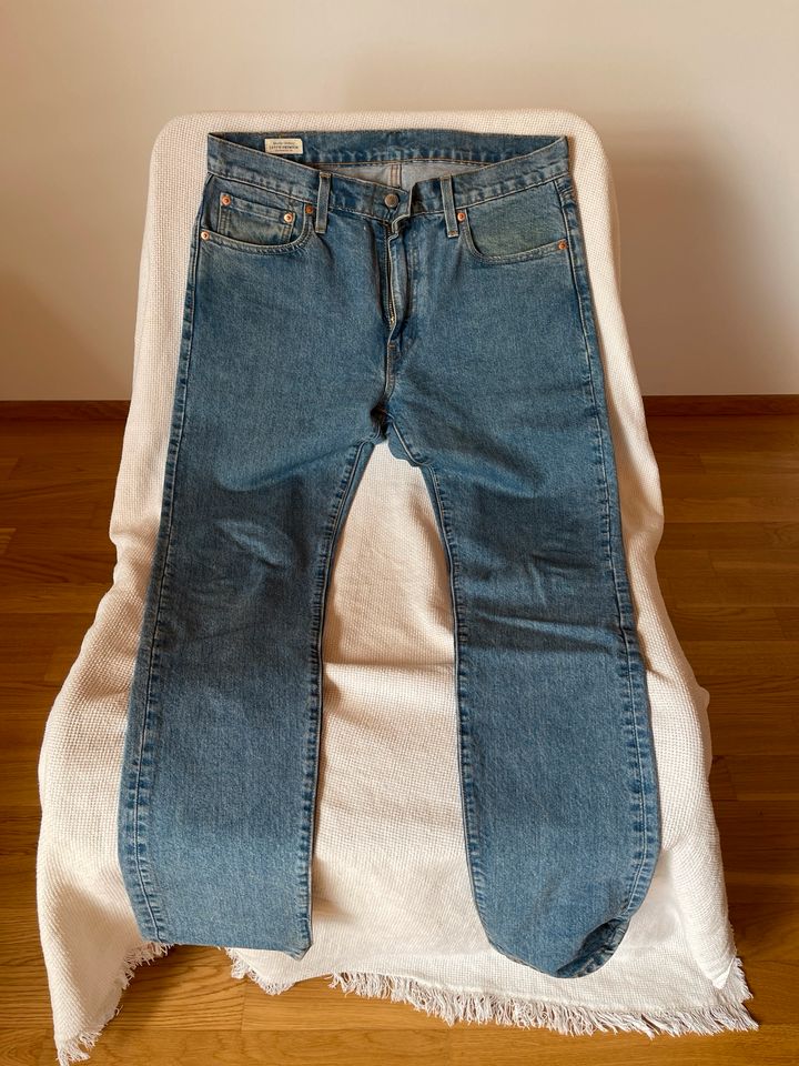 NEUE Levi‘s Jeans 512 W33 L34 Levis Herrenjeans Größe 33 Länge 34 in Biberach an der Riß