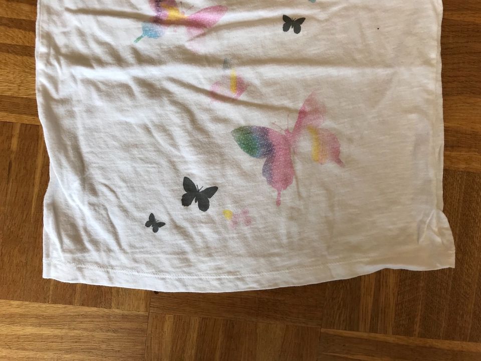 Shirt Top in weiß mit Schmetterlingen - Größe 116 - Topolino in Hamburg