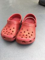 CROCS Hausschuhe Rot Glitzer Gr. 24-26 Nordrhein-Westfalen - Ratingen Vorschau