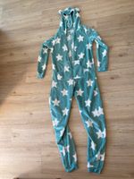 Janina Onesie / Jumpsuit grün mit weißen Sternen Gr. S 36/38 Berlin - Schöneberg Vorschau