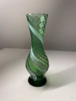 Alte Vintage Vase Handarbeit grün weiß karaffe Berlin - Schöneberg Vorschau