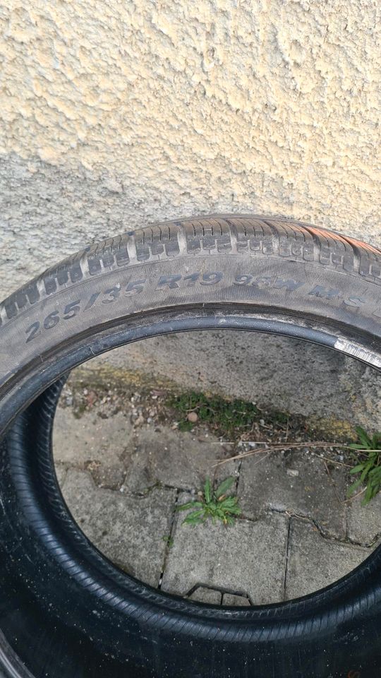 Pirelli MS 265/35/19 in Dischingen