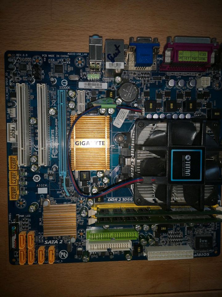 Gigabyte GA-G31M-ES2 MOTHERBOARD in Teningen