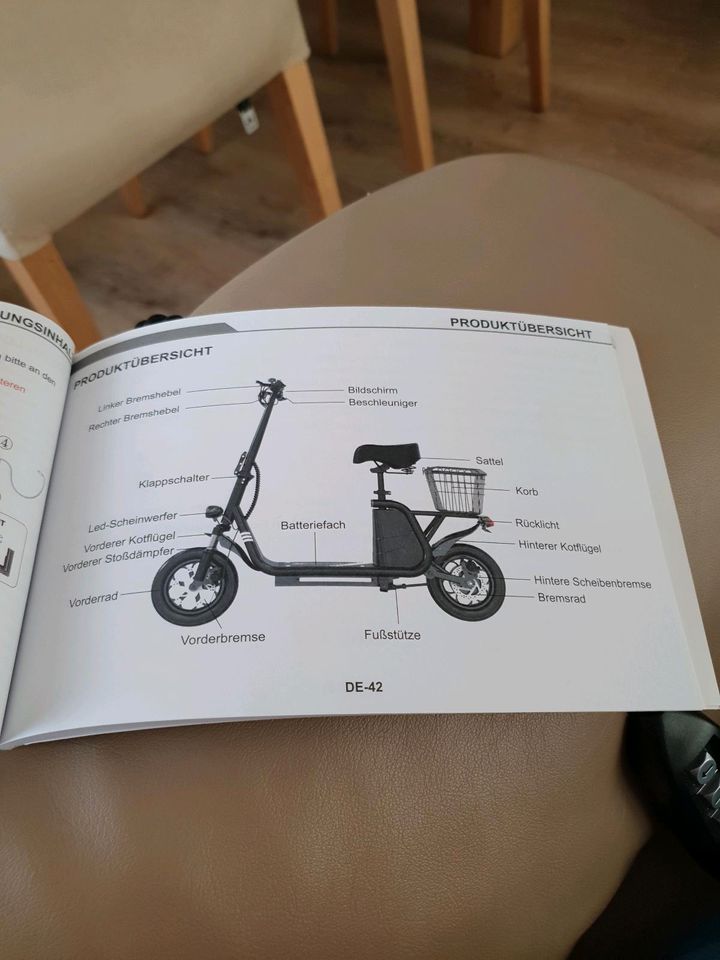 Neuer  Elektro Skooter zusammenklappbar.Text lesen!! in Bremen