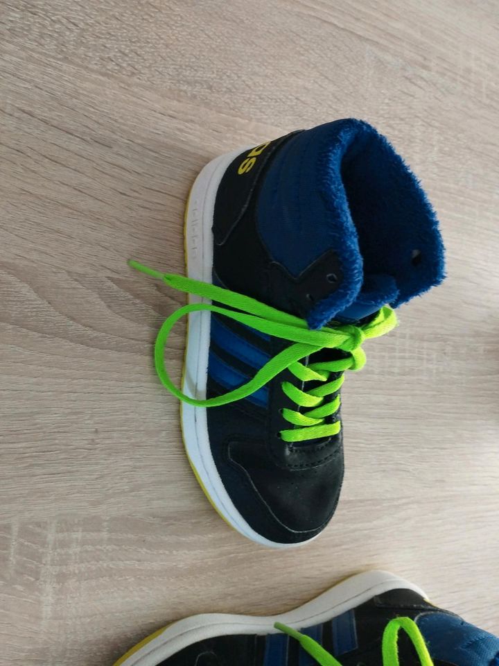 Adidas Schuhe, Stiefel, Übergangsschuhe, Kinderschuhe, Marke in Reichenbach (Vogtland)