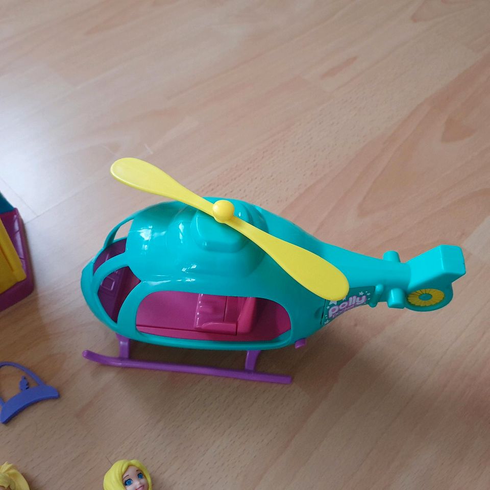 Polly Pocket mit Hubschrauber und Zubehör in Gangkofen