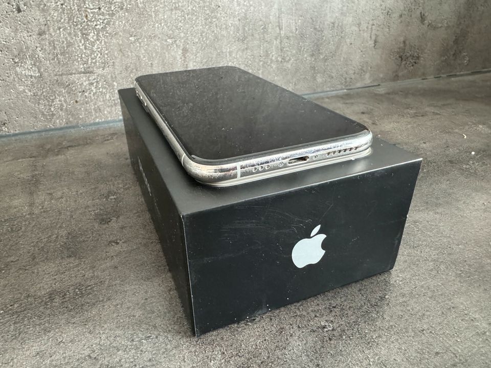 Apple iPhone 11 PRO - 256 GB - weiss - silber - neuer Akku in Dortmund