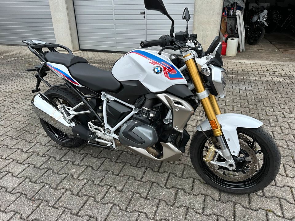 BMW R1250R 3 Pakete Style Sport HP Style Vollausstattung 2023 in Höhenkirchen-Siegertsbrunn