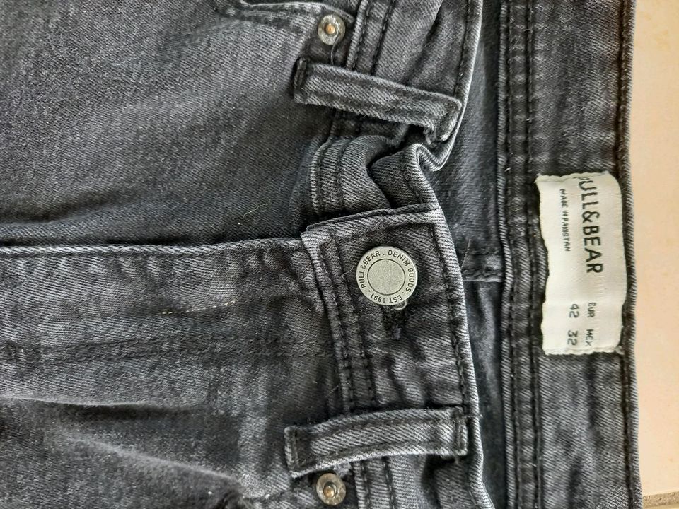Pull & Bear Jeans Gr. EUR 42, 32 in Halstenbek