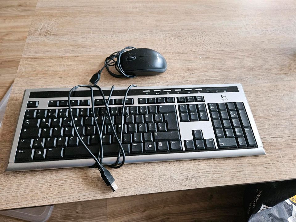 Verkauft wird eine Computer tastatur und maus in Hürth