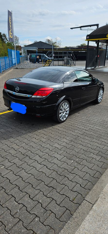 Opel Astra H Twin Top Cabrio in Bielefeld