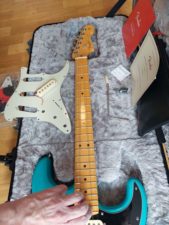 Fender American Professional II Stratocaster in Miami Blue in Berlin