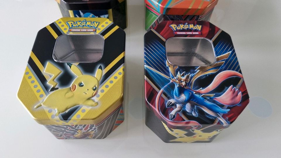 Pokemon Boxen TIN Box Kiste Sammlung Sammelkarten TCG in Callenberg b Hohenstein-Ernstthal