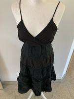 100 % Baumwolle Kleid in schwarz mit Stickerei, Gr. S (36/38) Saarland - Beckingen Vorschau