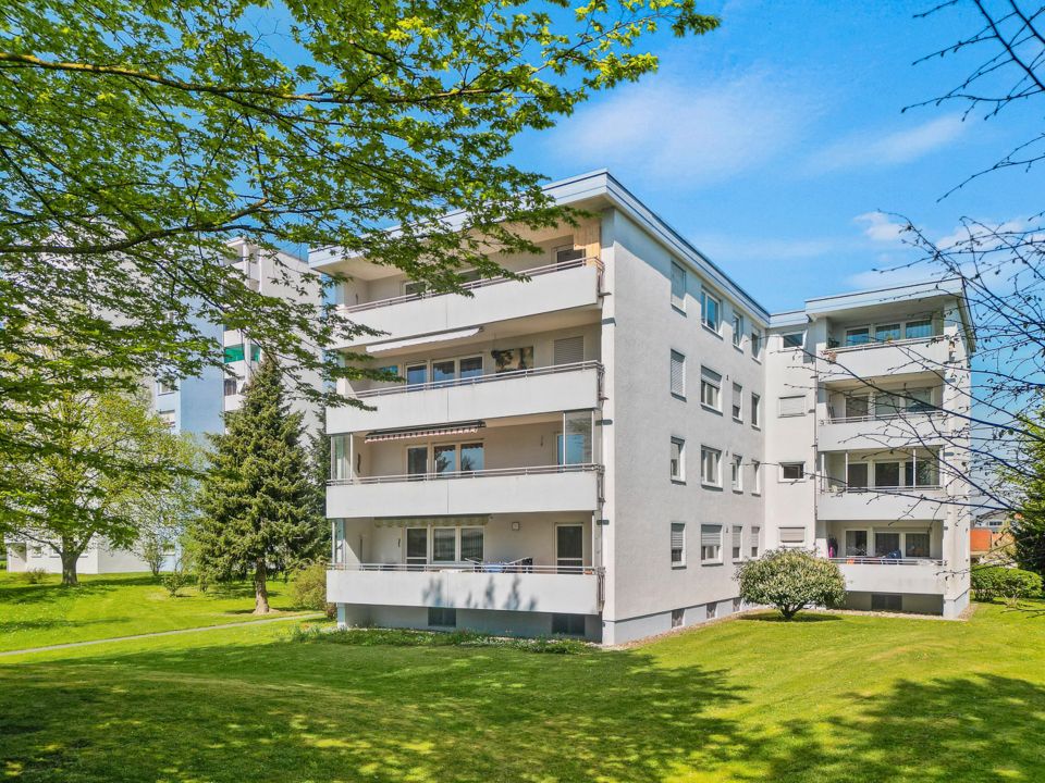 Großzügig und hell! 4,5-Zimmer-Eigentumswohnung mit Sonnenbalkon in Laupheim