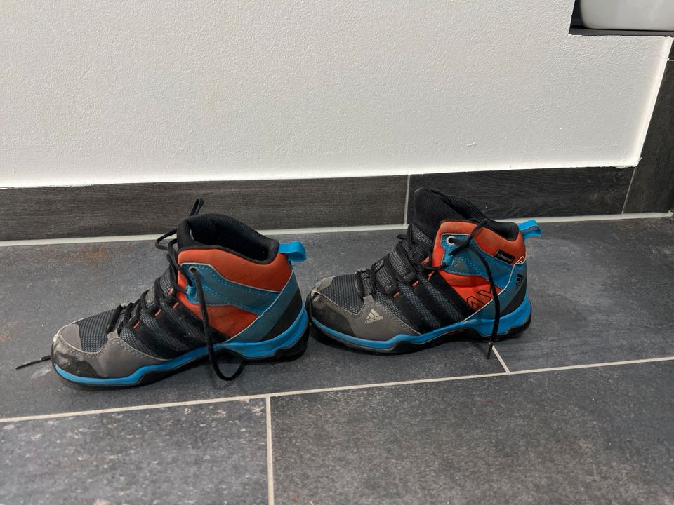 Adidas Terrex Wanderschuhe Gr. 30 in Sangerhausen