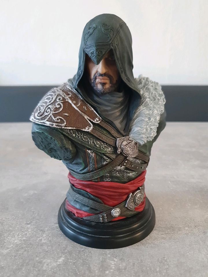 Assassin's Creed Legacy Collection / Ezio büste in Köln