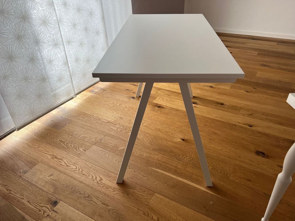 Neuer IKEA Tisch weiß in Mühlheim am Main